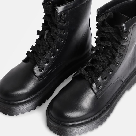 Austin Biker Boot in Black - Picture 3 of 4